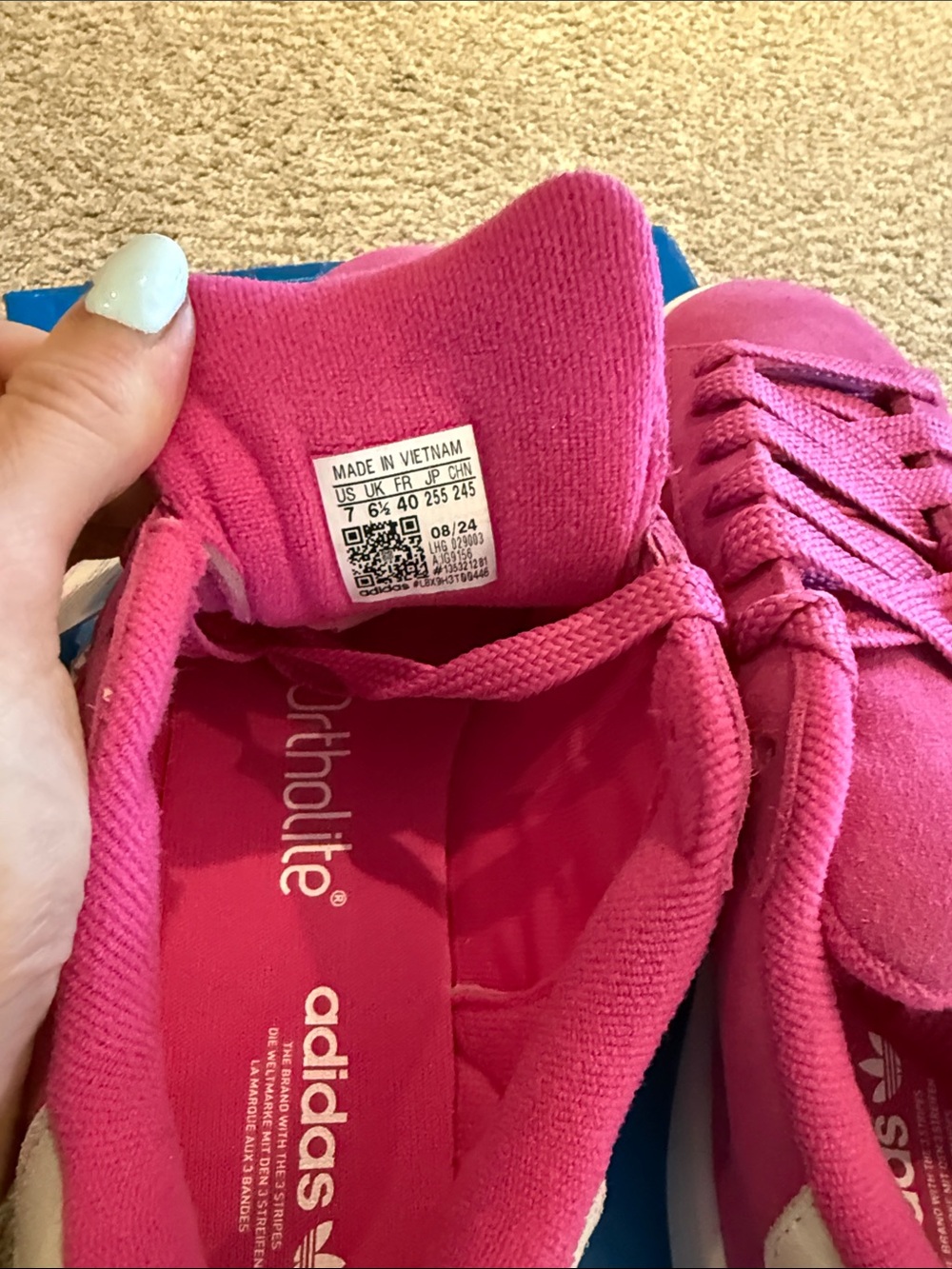 Adidas women’s 7 Pink Suede Campus Sneakers - Picture 4 of 4